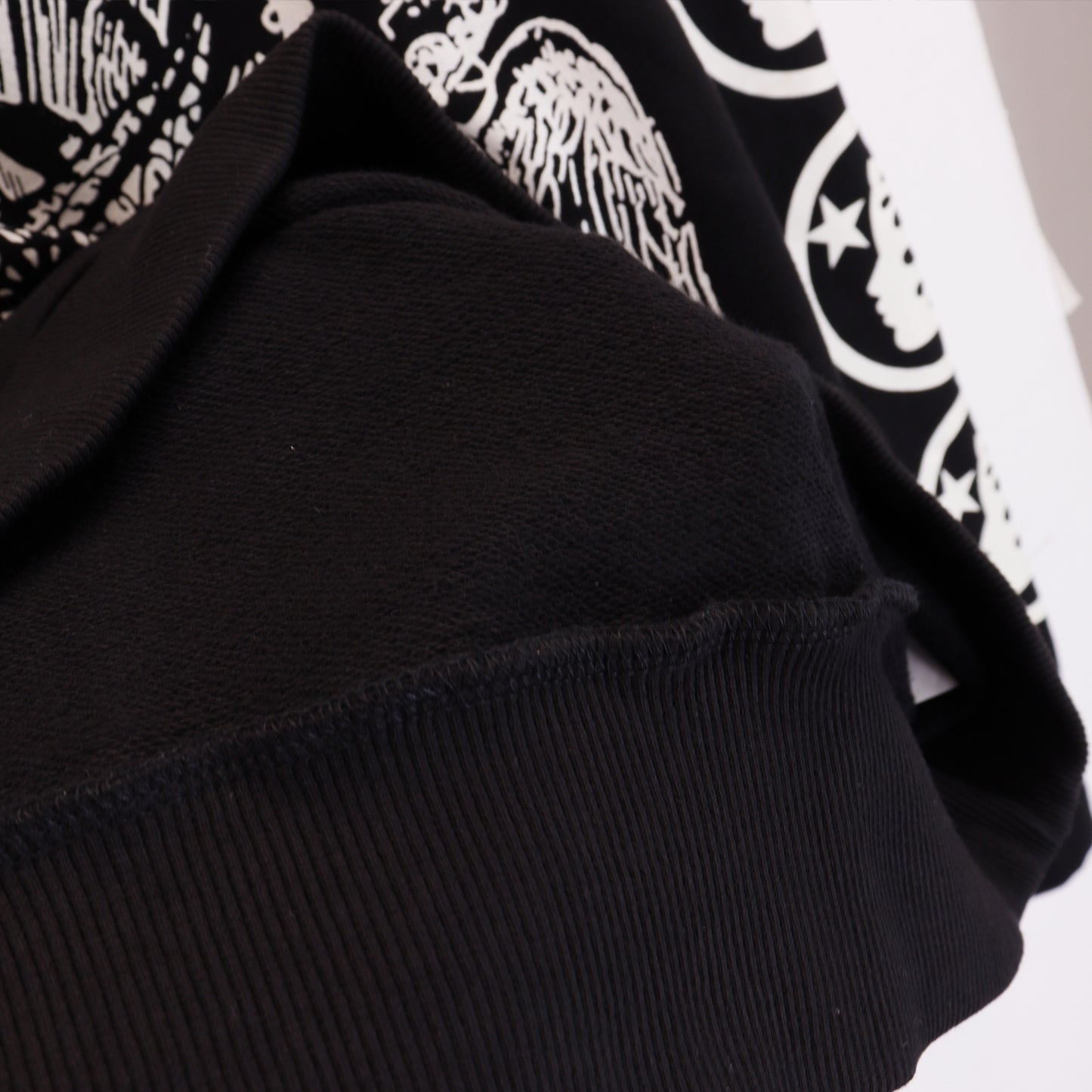HE Studios 2025 New Hoodie 5635